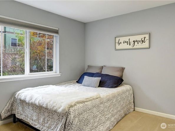 18502 W 36th Avenue D, Lynnwood WA 98037