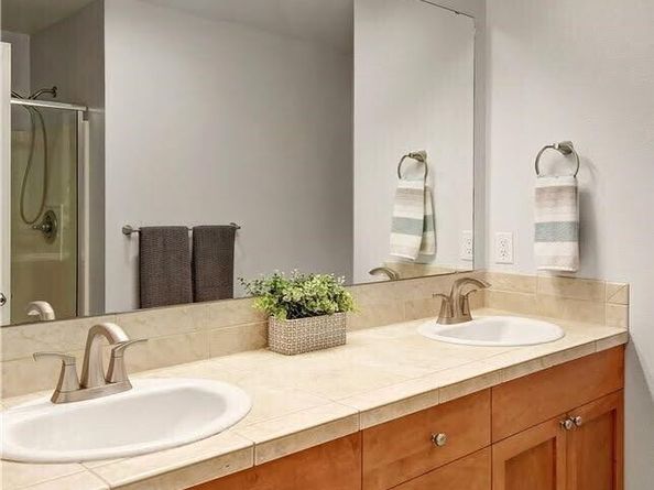 18502 W 36th Avenue D, Lynnwood WA 98037