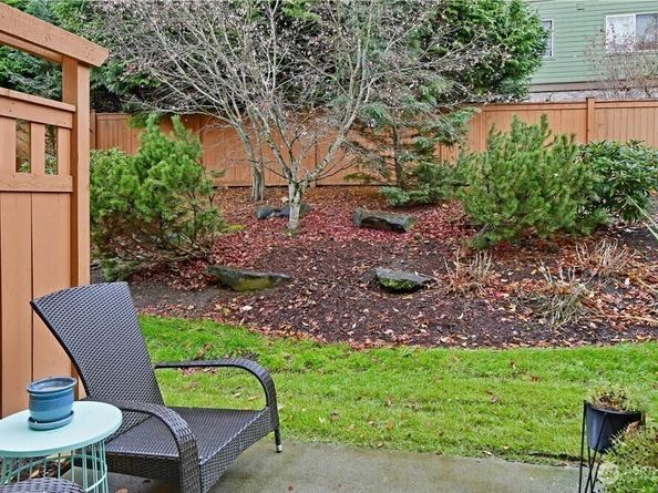 18502 W 36th Avenue D, Lynnwood WA 98037