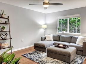 18502 W 36th Avenue D, Lynnwood WA 98037