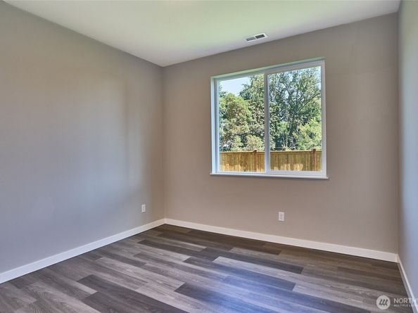 36508 SW 3rd Place Street 2, Federal Way WA 98023