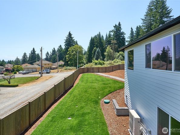 36508 SW 3rd Place Street 2, Federal Way WA 98023