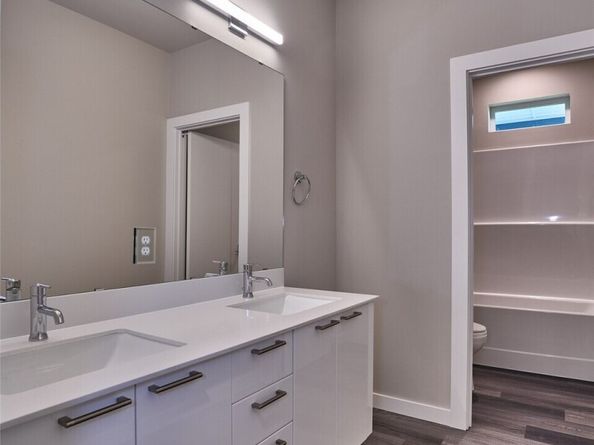 36508 SW 3rd Place Street 2, Federal Way WA 98023