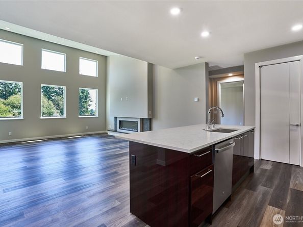 36508 SW 3rd Place Street 2, Federal Way WA 98023