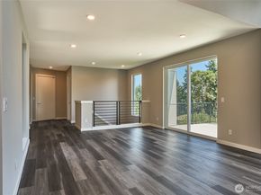 36508 SW 3rd Place Street 2, Federal Way WA 98023