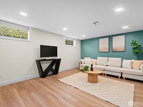 7302 Bowlyn Place S, Seattle WA 98118