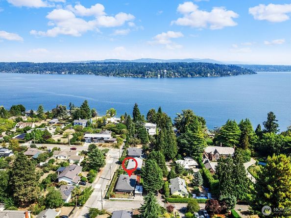 7302 Bowlyn Place S, Seattle WA 98118