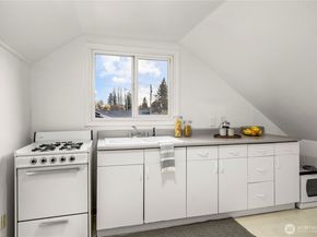 25740 20th Avenue S, Des Moines WA 98198