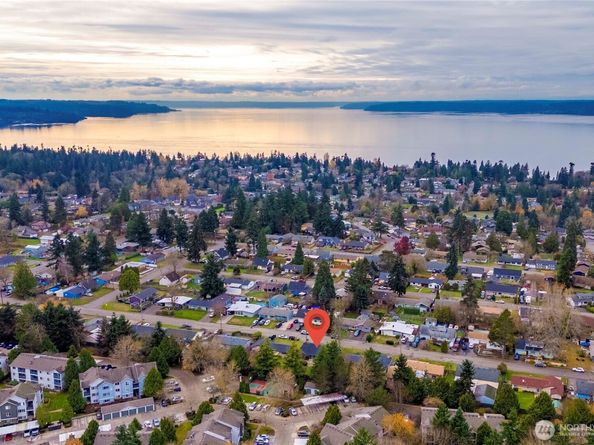 25740 20th Avenue S, Des Moines WA 98198