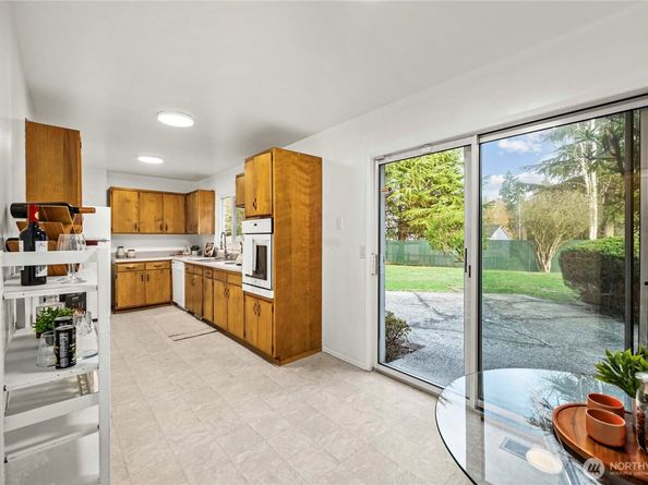 25740 20th Avenue S, Des Moines WA 98198