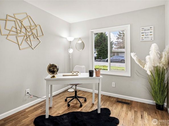 25740 20th Avenue S, Des Moines WA 98198