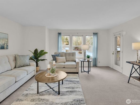 3941 226th Place SE 211, Issaquah WA 98029