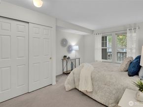 3941 226th Place SE 211, Issaquah WA 98029