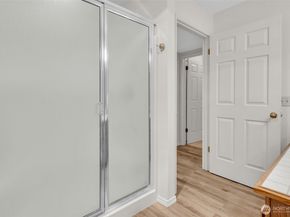 3941 226th Place SE 211, Issaquah WA 98029