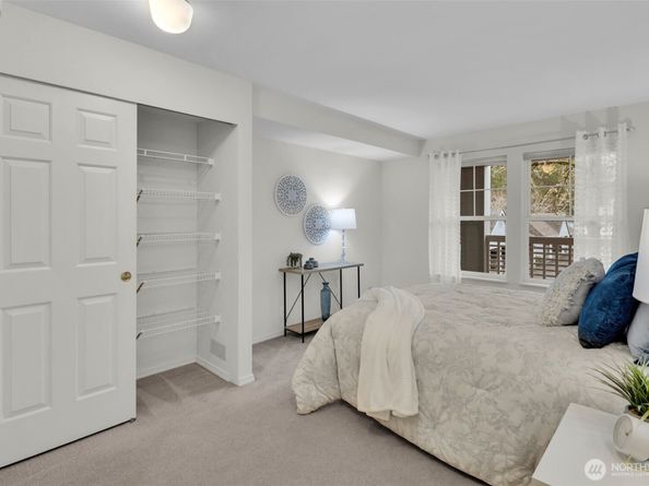 3941 226th Place SE 211, Issaquah WA 98029