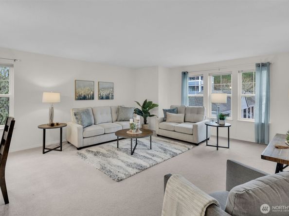 3941 226th Place SE 211, Issaquah WA 98029