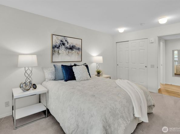 3941 226th Place SE 211, Issaquah WA 98029