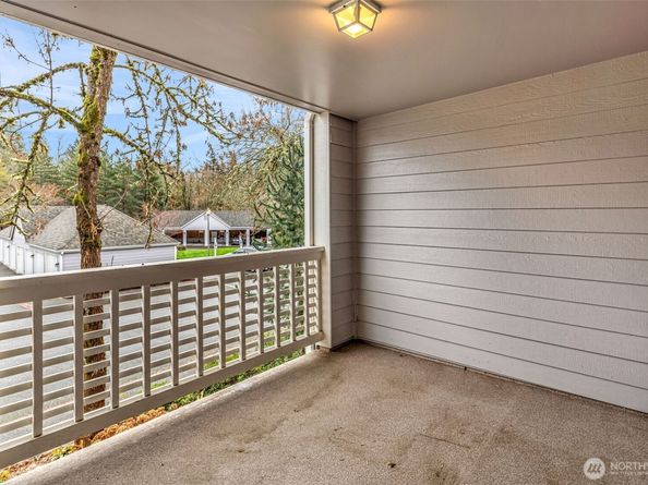 3941 226th Place SE 211, Issaquah WA 98029