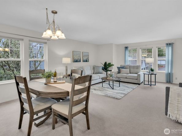 3941 226th Place SE 211, Issaquah WA 98029