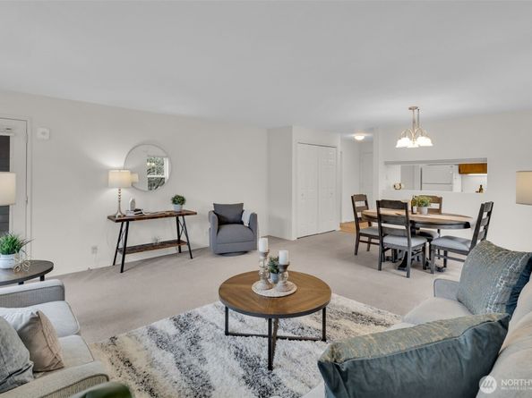 3941 226th Place SE 211, Issaquah WA 98029