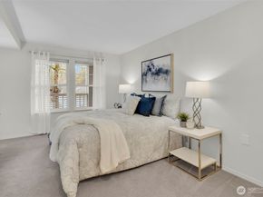 3941 226th Place SE 211, Issaquah WA 98029