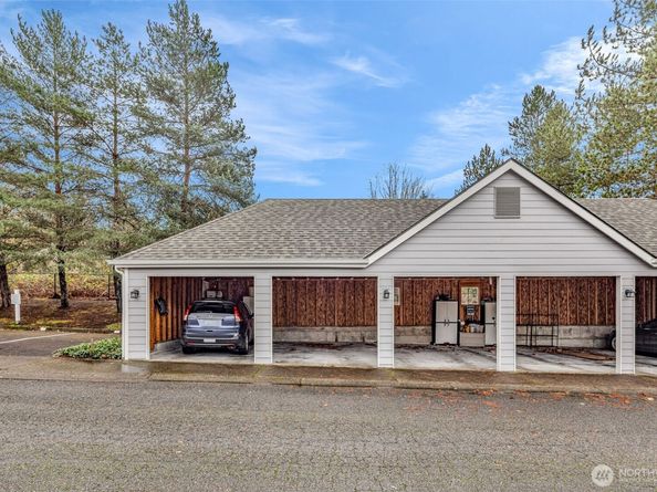 3941 226th Place SE 211, Issaquah WA 98029