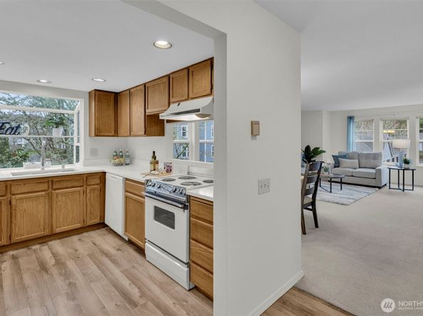 3941 226th Place SE 211, Issaquah WA 98029