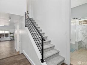 4902 241st Street SW, Lake Forest Park WA 98043