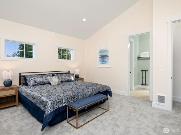 4902 241st Street SW, Lake Forest Park WA 98043