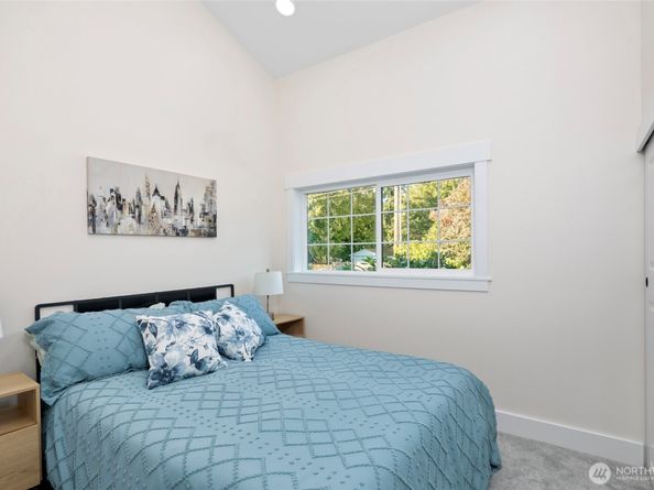 4902 241st Street SW, Lake Forest Park WA 98043