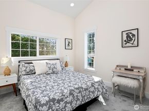 4902 241st Street SW, Lake Forest Park WA 98043