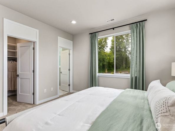 13287 NE 143rd Court 2, Woodinville WA 98072