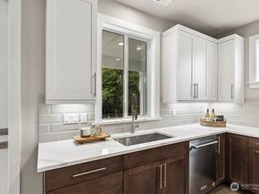 13287 NE 143rd Court 2, Woodinville WA 98072