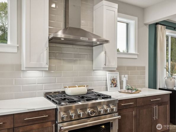 13287 NE 143rd Court 2, Woodinville WA 98072