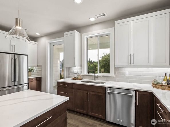 13287 NE 143rd Court 2, Woodinville WA 98072