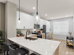 16111 36th Avenue W F8, Lynnwood WA 98087