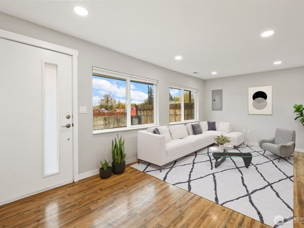 1632 SE Salmonberry Road, Port Orchard WA 98366