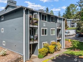 14206 NE 181st Place L102, Woodinville WA 98072