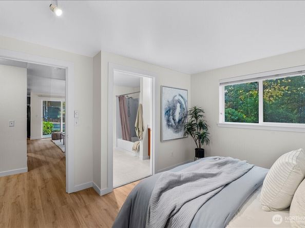 14206 NE 181st Place L102, Woodinville WA 98072