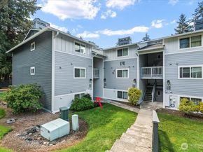 14206 NE 181st Place L102, Woodinville WA 98072