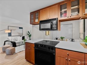 14206 NE 181st Place L102, Woodinville WA 98072