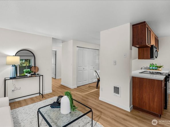 14206 NE 181st Place L102, Woodinville WA 98072