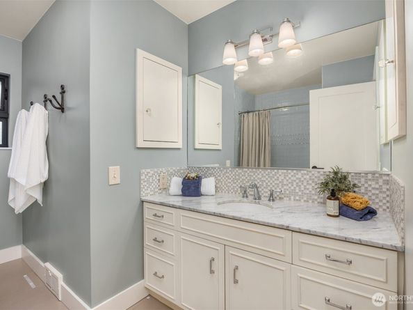 7315 51st Avenue NE, Seattle WA 98115