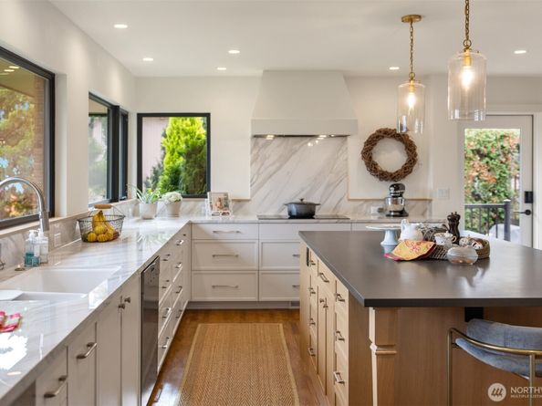 7315 51st Avenue NE, Seattle WA 98115