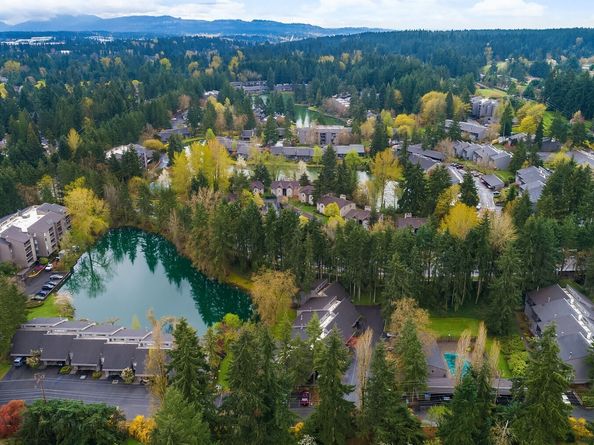 6582 137th Avenue NE 414, Redmond WA 98052