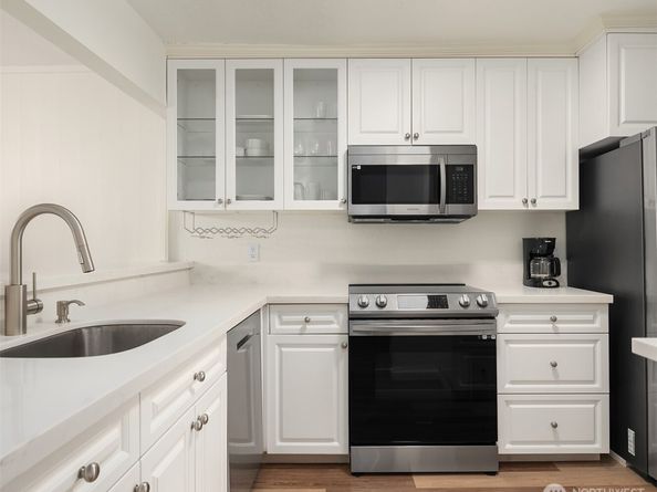 6582 137th Avenue NE 414, Redmond WA 98052