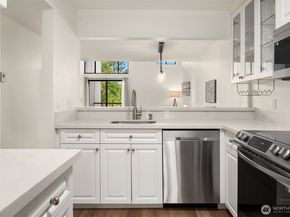 6582 137th Avenue NE 414, Redmond WA 98052