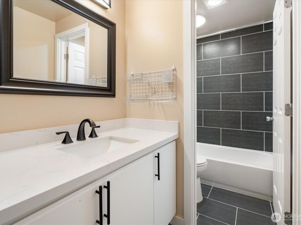 5000 Lake Washinton Boulevard NE A104, Renton WA 98056