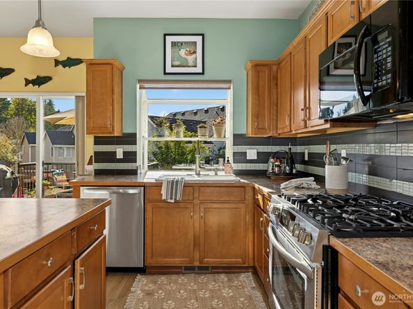 19663 Rosebud Place NE, Poulsbo WA 98370