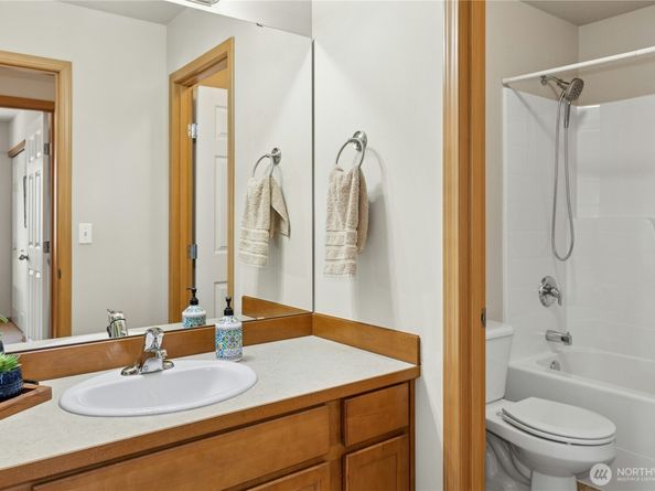 19663 Rosebud Place NE, Poulsbo WA 98370
